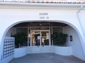 1-bed Apartment in Oura, Near the Aveiros Beach