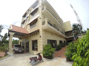 Blue Diamond Guest House - Hostel