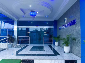 MountRoyal Centre Hotel and Suites