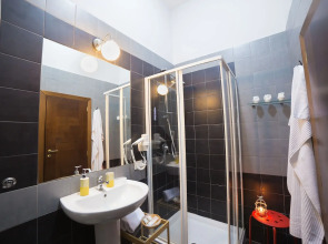 Le 4 Stagioni Dante H Napoli Centro