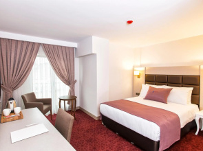 Perla Arya Hotel