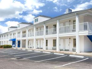 Super 8 by Wyndham Orangeburg North