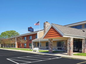 AmericInn Lodge & Suites Elkhorn