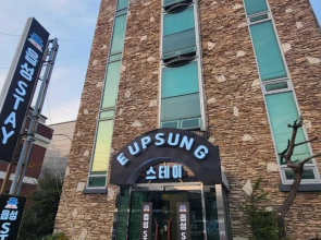 Gyeongju Eupseong Stay