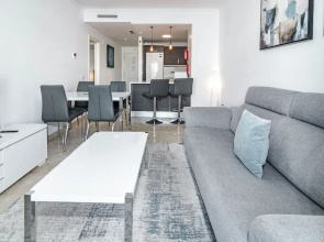 Jm2.b2 - Modern 2 Bed apt With Amazing sea Views