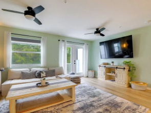 3 Mi to Riverwalk: Family Gem in Gated Community!