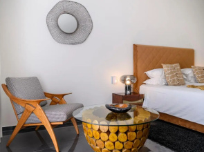 Gallery Luxury Suites & Rooms-Only Adults