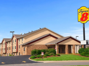 Super 8 Collinsville St. Louis