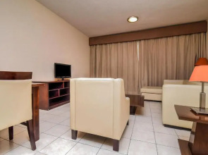 Parkside Suites Hotel Apartment