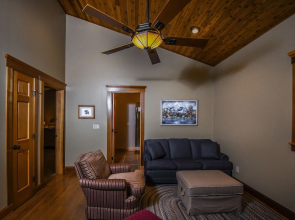Trees, Breeze and Skis 3 Bedroom House