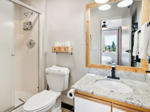 Highliner Hotel - King Rooms with City & Park Views