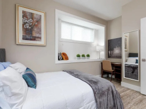 Private and Cozy 2bdr 2BA Home in Kitsilano