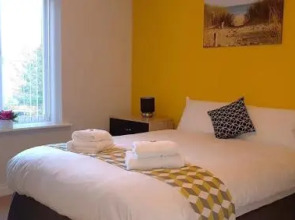Donington 5 Serviced Apartment