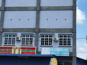 OYO 90316 TT Rest House