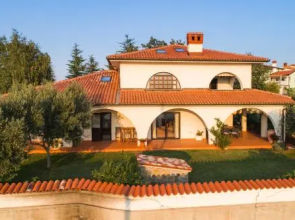 Villa Emi