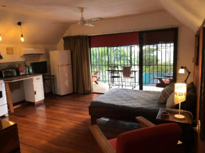 Cockatoo Studio Apartments
