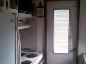 RedAwning 1960s Classic Mobile Cabin