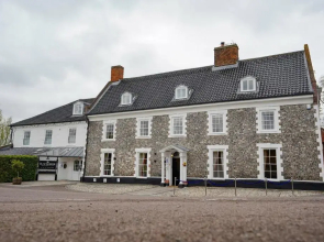 Waveney House Hotel