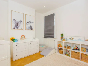 Chic Family-friendly 2 Bedroom Apartment in Clapham Common