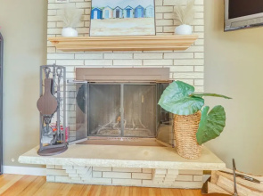 Lakeside Alexandria Retreat w/ Deck + Boat Dock!