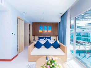 Курортный отель Fishermen's Harbour Urban Resort