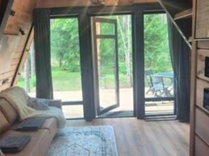 Urliki Launzh Villedzh Glamping