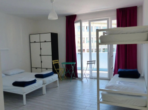 Meet Gardalake Hostel