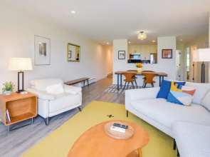 Newly Renovated Bartlett Condo w/ Mountain Views!