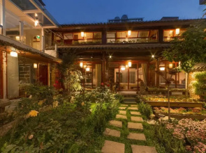 Colorful Flower Guesthouse