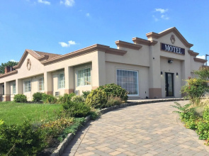Riverview Motel