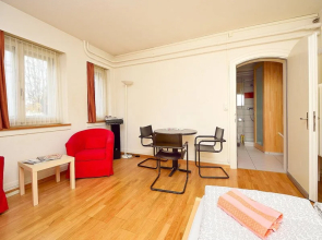 Garden Studio Apartment Zürichberg