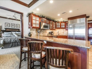 Waipouli Beach Resort G302 - 2 Br condo by RedAwning