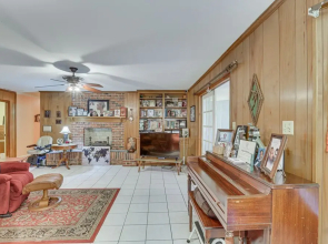 Rustic Thomasville Home w/ Deck: 2 Mi to Downtown!