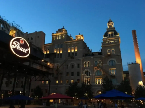 Guest House with Loft near Downtown