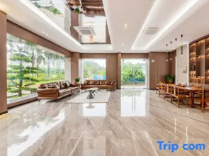 Yinchunhong Business Hotel