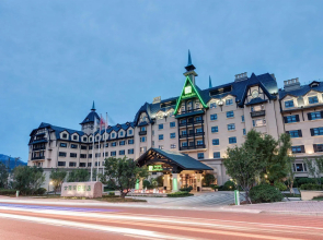 Holiday Inn Qingdao Expo