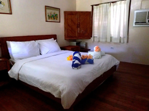 El Galleon Beach Resort Asia Divers