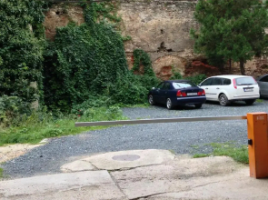 Vár-Lak
