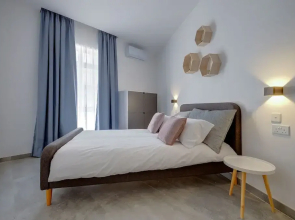 Perfect Location, Modern 2BR Apartment