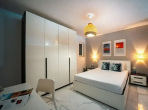A Stylishly Chic Holiday Home With a Sofa bed