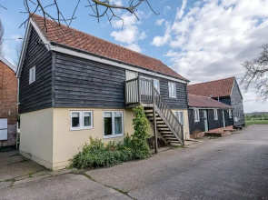 The Hayloft Boundary Farm Air Manage Suffolk