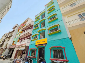 Kumarans Inn by OYO Rooms
