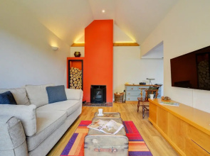 A Traditional yet Modern House With a Magnificent Garden and a Fantastic View