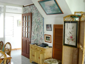 House with 3 Bedrooms in Grand Baie, with Pool Access, Enclosed Garden And Wifi - 500 M From the Beach