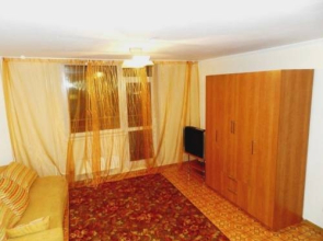 Comfortable Home Apartments on Karamzina Street