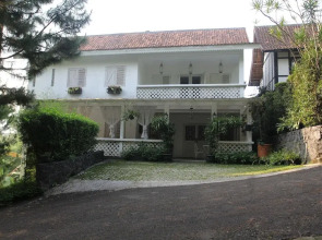 OYO 156 Wirasamala Villa