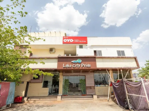 Oyo 40682 Hotel Lake City Pride