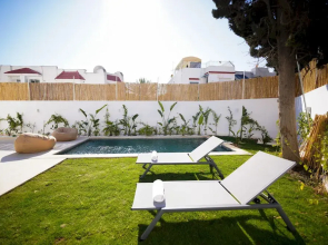 Villa Hermes Seaside and Luxurious