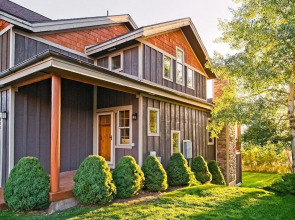 5500 Cross Country Way Townhouse