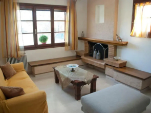 Country house 2.5km. from the sea!